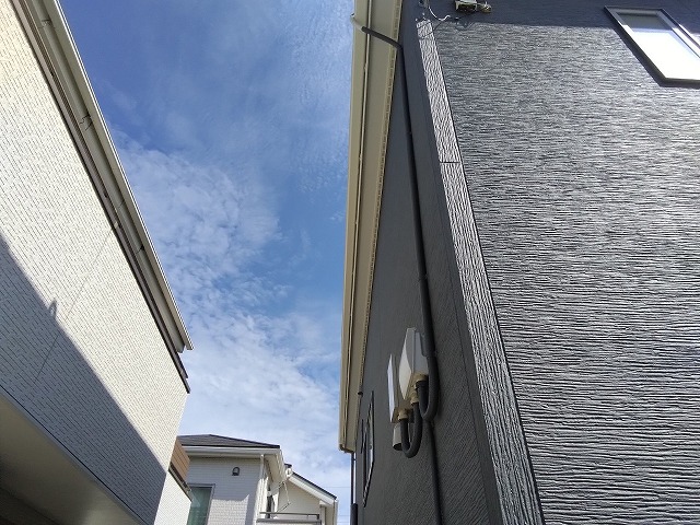 加古川市　軒樋にひび